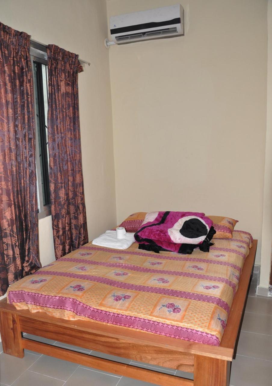 Hotel Residence Vera Abidjan Exterior photo